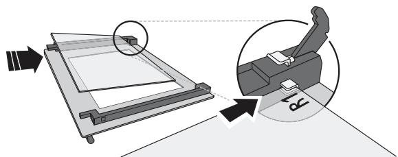 HOTPOINT FA2 540 P BL HA - CLICK &amp; CLEAN - CLEANING THE GLASS - 4