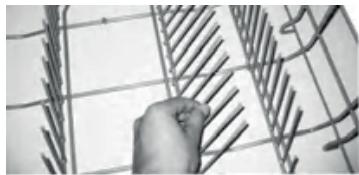 HIGH ONE 12C49 A++ W SIC - Replegar las rejillas de la cesta inferior - 1