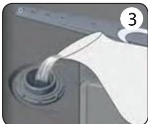 VALBERG FBI 15S45 A++ X701T - Chargement du sel dans le réservoir de l'adoucisseur d'eau - 3