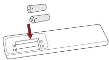 HISENSE H50A6140 - Installation des piles dans la télécommande - 2