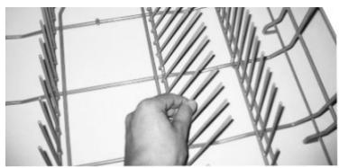 VALBERG 12S47 A++ X373C - Plier les pointes du panier inférieur - 1