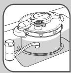 TEFAL clipso minut easy 6L - Pour libérer la vapeur : - 2