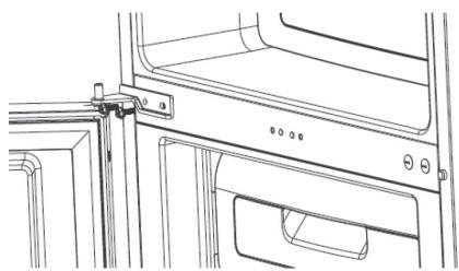 VALBERG CNF 268 E WD B625C - AVISO: Cuando retire la puerta, procure que la arandela situada entre la bisagra central y la parte inferior de la puerta del congelador no se pierda. - 5