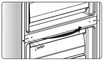 HISENSE RB440N4AFD - Reversing the door - 13