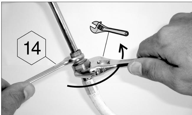 CAMPINGAZ EXB Extra-chariot + plancha - 2) Pour l'utilisation de l'appareil avec tuyau souple XP D 36-112, écrous G 1/2 et M 20x1,5 : (solution e) b)) - 1