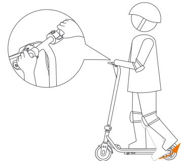 SEGWAY C15E - Sujete el manillar firmamente con ambas manos. Cologne un pie en el estribo y empiece a patear con elOTHER pie. - 1