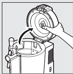 KRUPS yy2932FD - Einsetzen des BeerTenderFasses im Inneren des Systems - 2