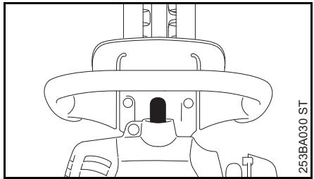 STIHL HS45 - Démontage de la bougie - 1