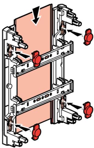 LEGRAND DRIVIA 18 MODULES - Plaques de fond livrées avec bouchon permettant d'obtenir la double isolation. - 1