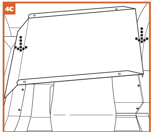 TRAEGER IRONWOOD D2-650 - PLACER LE DÉFLECTEUR DE CHALEUR ET LE PLATEAU RAMMASE-GÔTES - 4