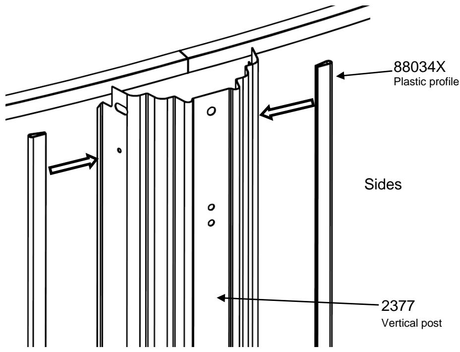 TRIGANO OSMOSE N°880114 DIAM.4.9 M X H.1.32 M - Assembling the plastic profiles on the posts - 1