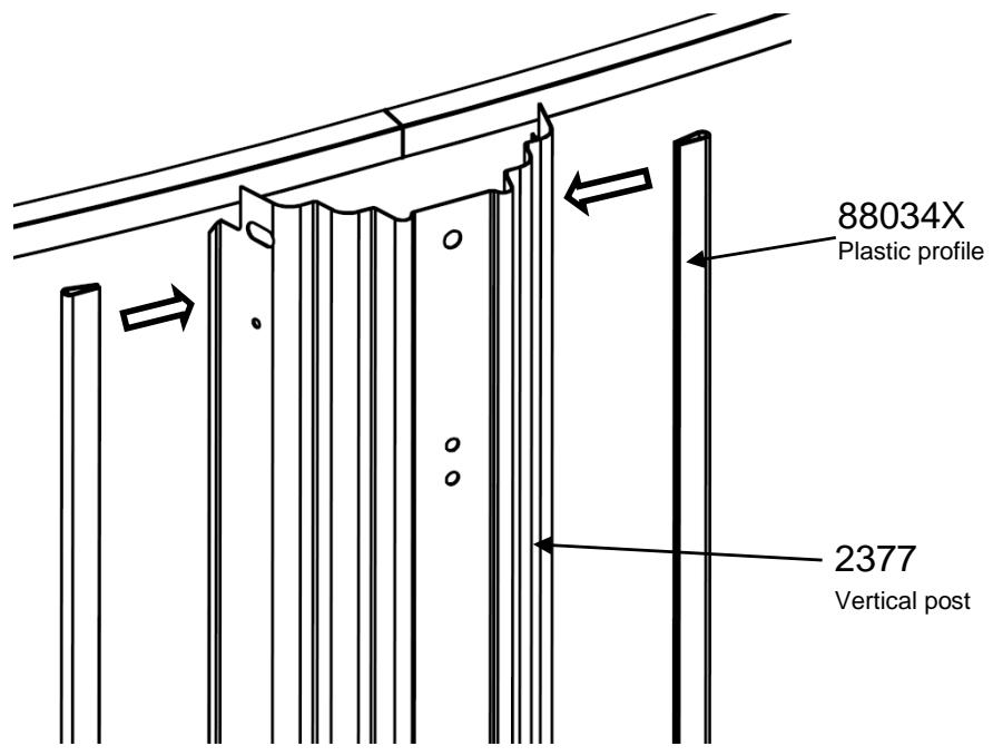 TRIGANO OSMOSE, OVALE N°880115 DIAM.5,20 X 3,95M X H.132CM - Assembling the plastic profiles on the posts - 1