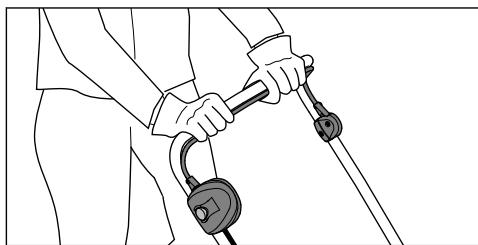 STIHL RMA 235 PACK AK20*AL101 - Holding and Guiding the Lawn Mower - 1