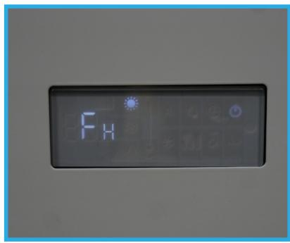 KLIMEA 2350 W : 9 DC Inverter Mini 2600 W : 10 DC Inverter 3100 W : 12 DC Inverter 3100 W : 12 DC Inverter électrique 3500 W : 15 DC Inverter - Appuyez sur le symbole soleil de la télécommande pour que le message «FH» s'affiche sur l'écran tactile. - 1