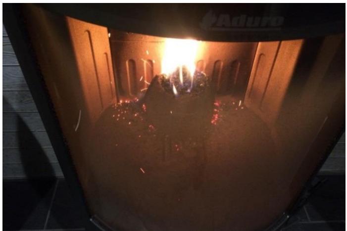 ADURO H2 - La fiamma genera un gran numero di "scintille": il tiraggio è eccessivo - 2