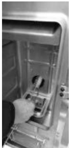 FREEPOINT STEEL 9 LIGHT - NETTOYAGE BRASERO ET TIROIR À CENDRE - 4