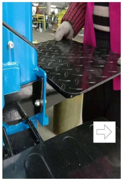 HYUNDAI HFBE8T55 - Montage du compartment gauche / droite Fig.4 - 4