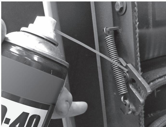 JUSTUS FARO AQUA 2.0 - Schmieren des Snap-Lock-Feuerraumtürverschlusses - 1