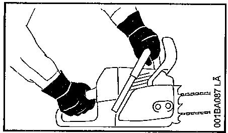 STIHL MS 241 C-M - Au cours du travail - 1