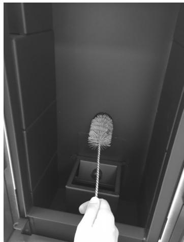 FREEPOINT ATENA3  PLUS 12/14 - DUKE 12/14 AIRTIGHT - SABA 12/14 - NETTOYAGE BRASERO ET TIROIRÀ CENDRE - 4