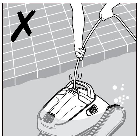 MAYTRONICS SEAMASTER PLUS - Sortie du nettoyeur hors de la piscine - 4