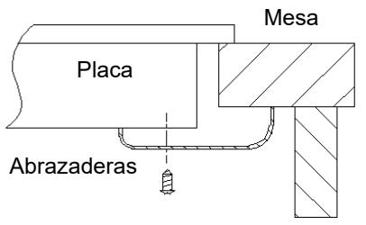 CANDY CI633MCBB - Colocar las abrazaderas de fiejación - 1