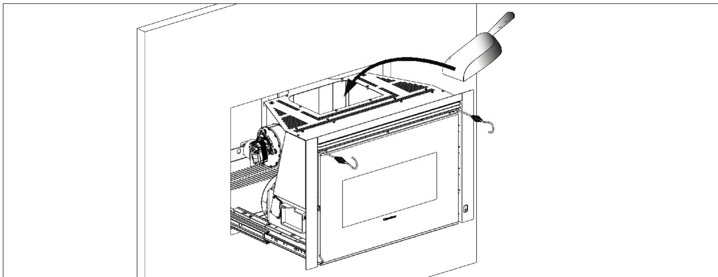 EXTRAFLAME INSERTO COMFORT P70 AIR - P70 AIR PLUS - EXTRACTION DE L'INSERT ET CHARGEMENT DU PELLET - 2