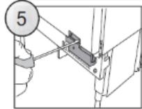 CANDY CM4SE68W - DE PLANK VAN HET MEUBEL OP DE DEUR VAN HET APPARAAT VASTMAKEN - 5