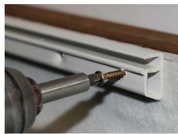 GRE CARRA 3 - A boquilha de impulsao serve para introduzir agua filtrada no tanque. Atravessa a parede polo orificio reservado na tábia pre-cortada. INSTALAÇÃO - 12