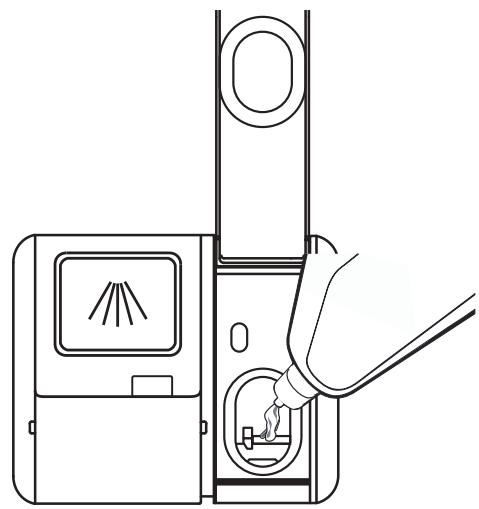 BRANDT BKDI144LB - Remplissage du bac à produit de rincage - 3