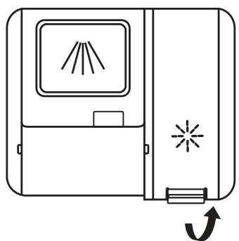 BRANDT BKDI144LB - Remplissage du bac à produit de rincage - 1