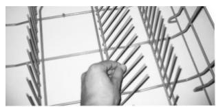 BRANDT BB3424LB - Folding Spikes of Lower Basket - 1