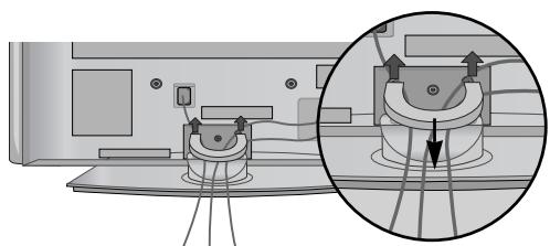 LG 42PG1000 - Como remover o clipe de所提供 do cabo - 1