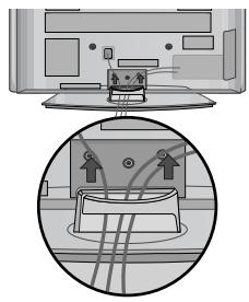 LG 32PG6000 - Odstrányenie uchytky na káble - 3