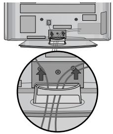 LG 32PG6000 - CómoPTRar el clip para la sujeción del cable - 3