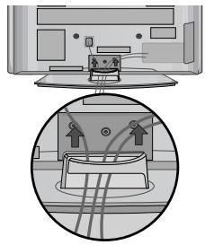 LG 32PG6000 - Kuidas eemaldada kaablihoidikut - 3
