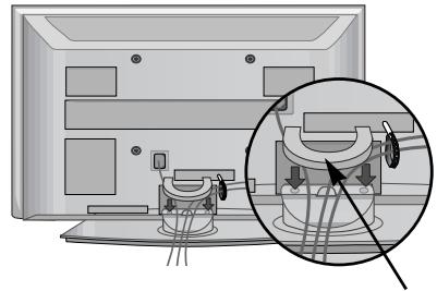 LG 32PG6000 - Coloque el CLIP PARA LA SUJECCION DEL CABLE según se indica. - 1