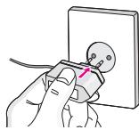 LG KG320 - Charging the Battery - 2