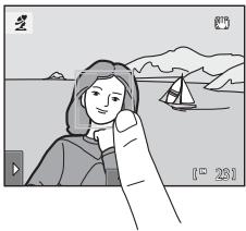 NIKON COOLPIX S1100PJ - Tapping the Monitor to Release the Shutter (Touch Shutter) - 3
