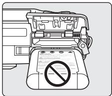 NIKON COOLPIX S560 - Inserting the Battery - 3