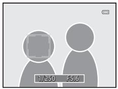 NIKON COOLPIX P500 - Press the shutter-release button halfway. - 1