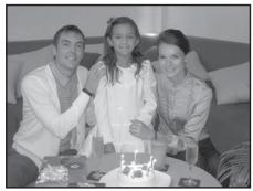 NIKON COOLPIX P7000 - Party/indoor - 1