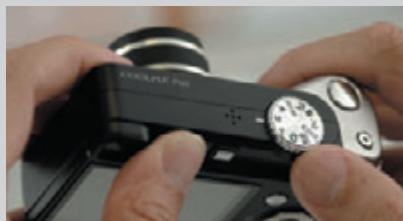 NIKON COOLPIX S2500 - AA-size batteries for shoot-anywhere convenience - 2