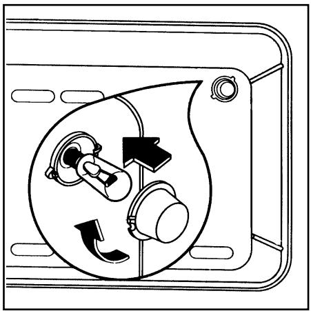 FAURE CFM722N - Remplacement de la lampe du four - 1