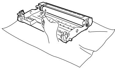 BROTHER 2820 - Cleaning the drum unit - 5