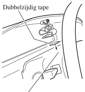 PIONEER AVIC-HD3 - Bevestig de microfoonklem op de stuurkolom. - 1
