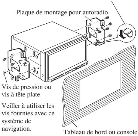 PIONEER AVIC-HD3 - Fixation de l'unité de navigation dans le tiroir de l'autoradio. - 2