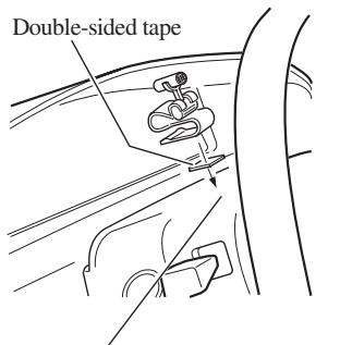 PIONEER AVIC-HD3 - Mount the microphone clip on the steering column. - 1