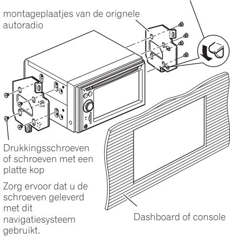 PIONEER AVIC-F910BT - De navigatie-eenheid op de montageplaatjes van de orignele autoradio vastzetten. - 2