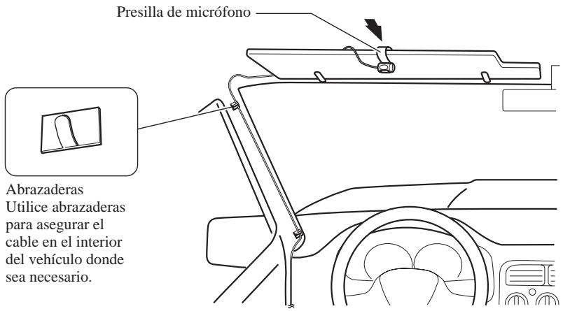 PIONEER AVIC-8DVD - Instale la presilla de micrófono en el parasol. - 1